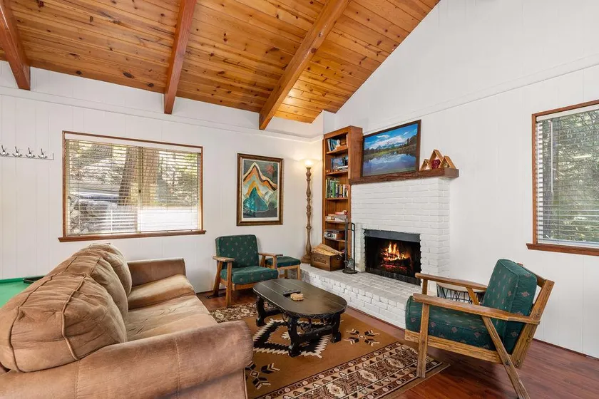 Pine Ridge Peak Cabin - Close To Town & Lake - Image 1