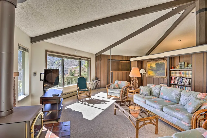 Woodsy Willow Creek Getaway w/ Pool & Deck! - Image 1