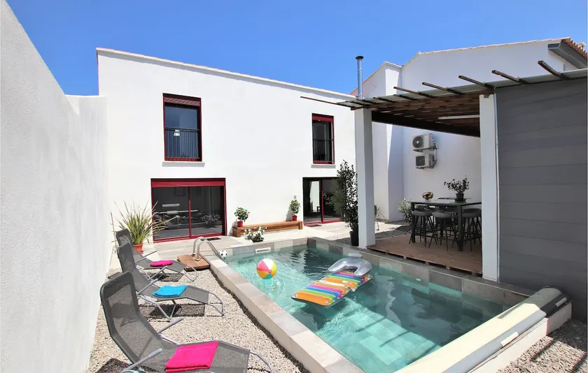 Villa 34 - Image 1