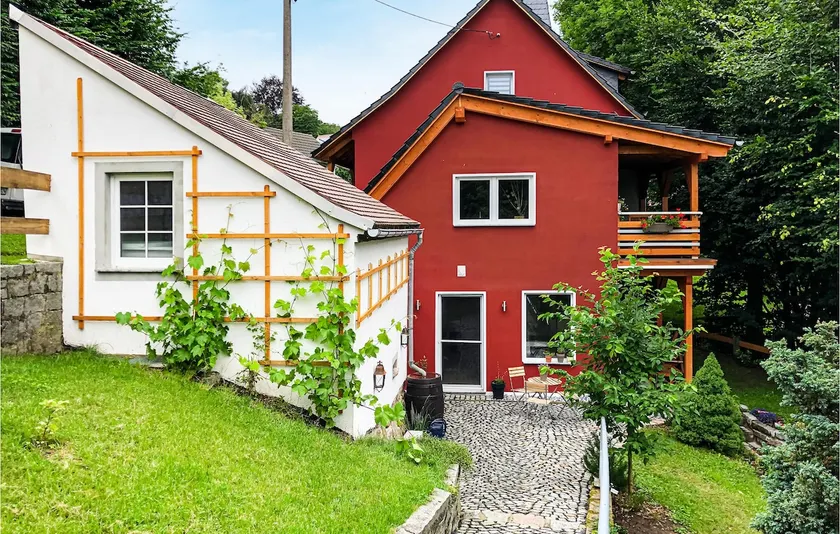 3 Bedroom Beautiful Home In Pulsnitz - Image 1