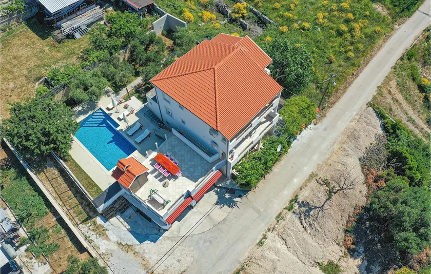 Atemberaubendes Haus in Kastel Sucurac mit Sauna - Image 1