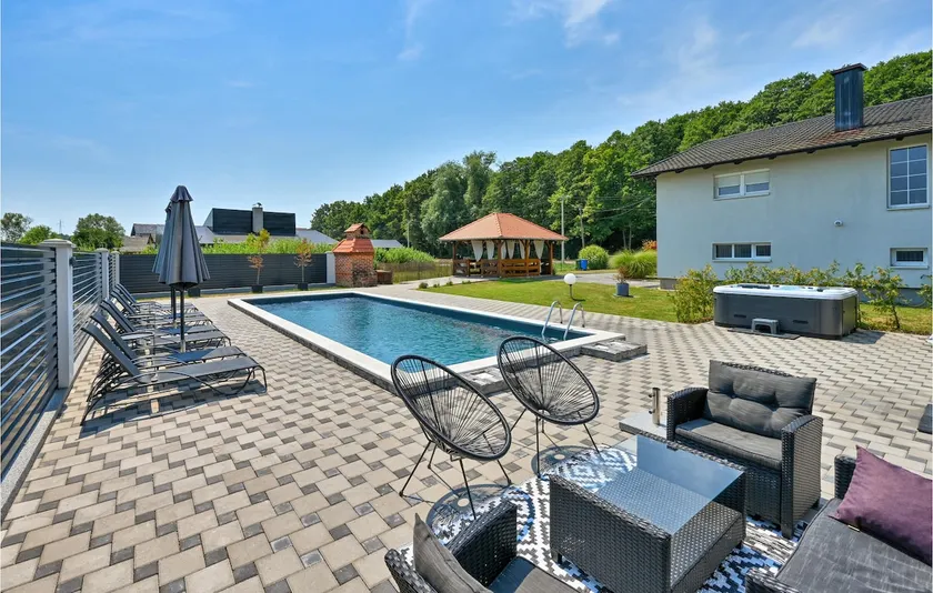 Gorgeous Home In Krizevci - Image 1