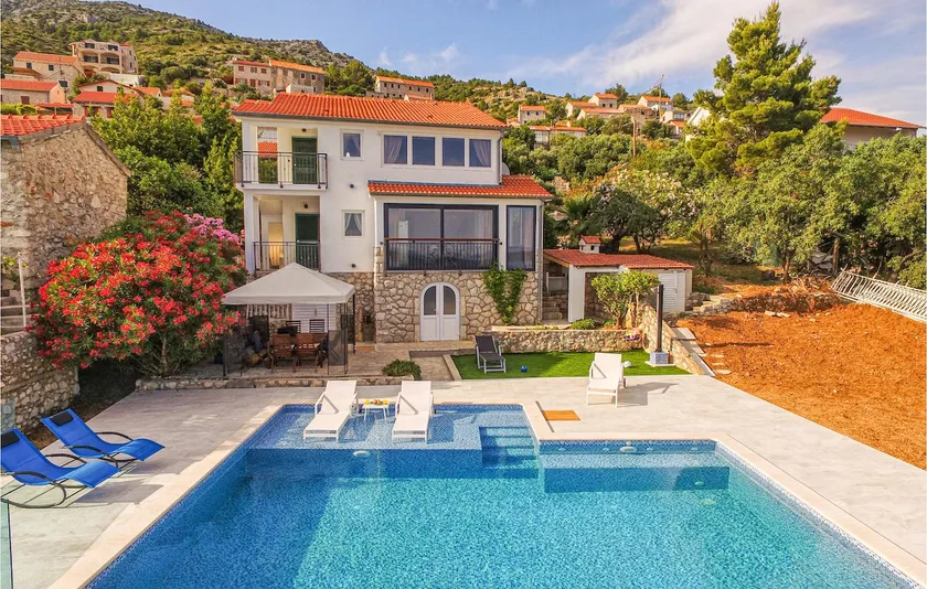 Amazing Home in Zavala With 3 Bedrooms, Wifi and Outdoor Swimming Pool - Image 1
