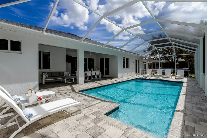 Coral Pearl- Modern New Construction Vacation Home - Image 1