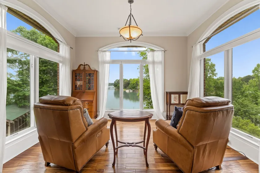 Flip Flop Therapy by Avantstay Lakefront Home w/ Game Room & Dock Access - Image 1