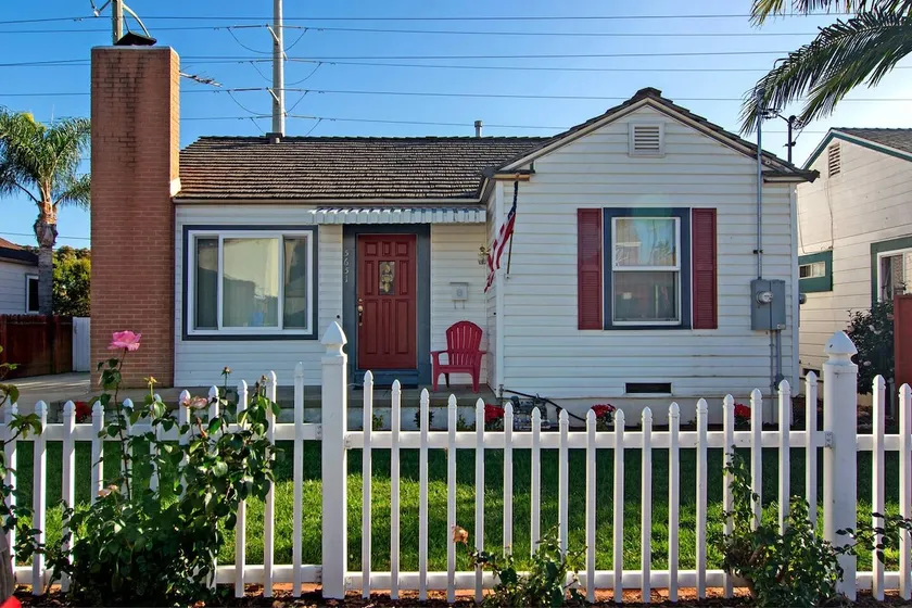 Cottage near Sea World, Old Town, & Beaches - Image 1