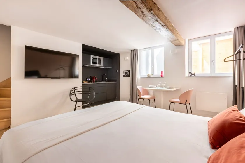 La Citadelle, backyard duplex apartment - Image 1