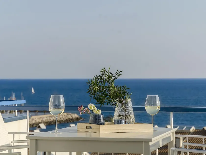 Sitges Spaces Sea View Paradise 5 min from Balmins - Image 1
