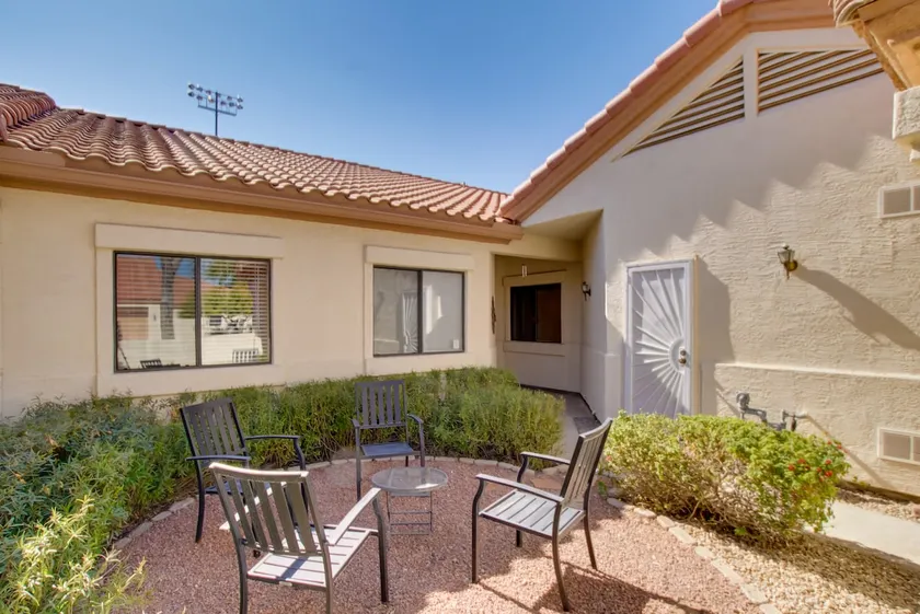 7 Mi to Mill Ave: BBQ-Ready Mesa Townhouse - Image 1