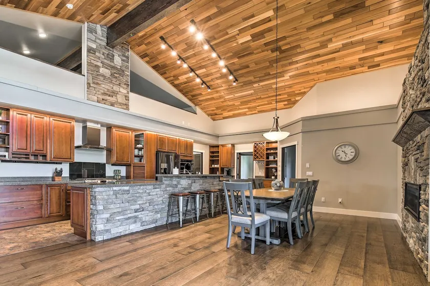 Mendenhall Valley Escape w/ Furnished Deck! - Image 1