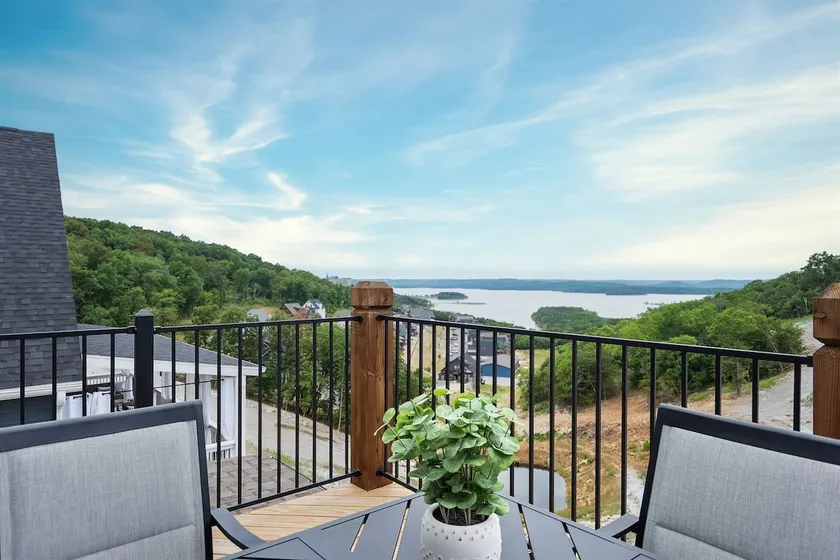 Lake View! Indoor and Outdoor Pool! - Image 1