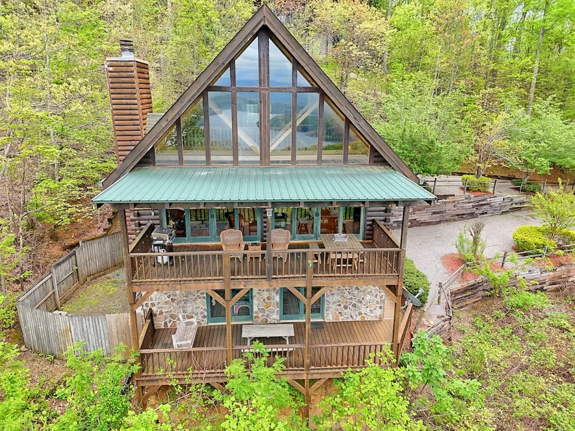 Brillant’s Bunk of the Blue Ridge Mountains by Chatuge Home Concierge | Lake & Mountain Views - Image 1