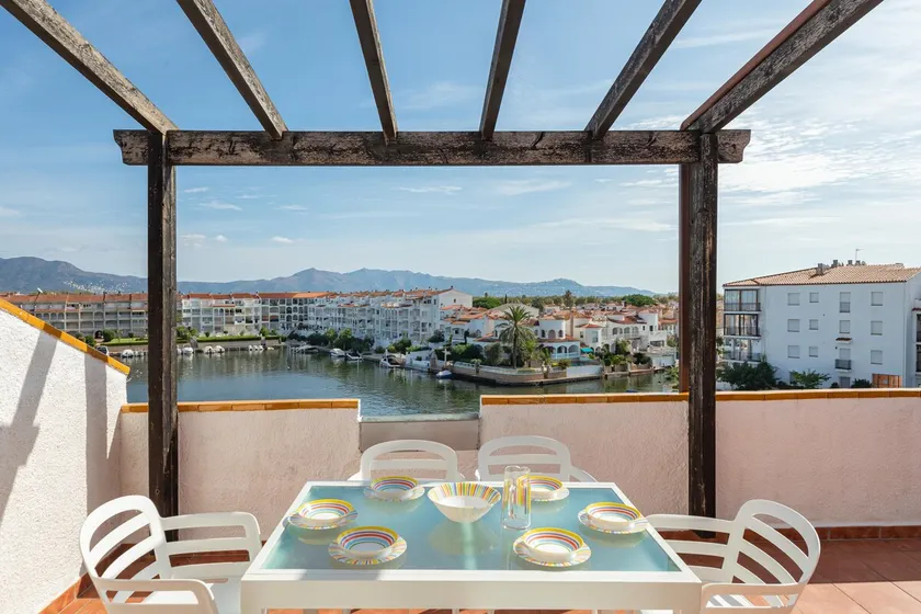 Flateli Empuriabrava - Image 1