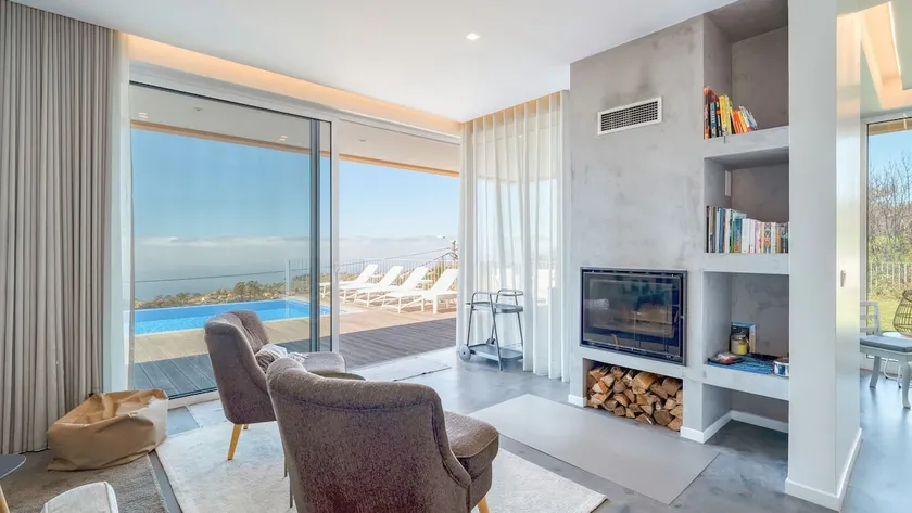 Casa Luz - Stunning Family Home by LovelyStay - Image 1