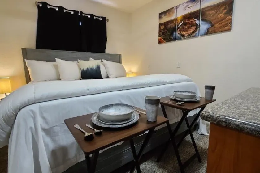 069B Grand Canyon Studio w/ Kitchenette - Image 1
