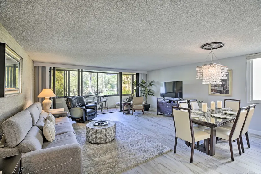 Sunny Siesta Key Condo w/ Beach Access + Pool! - Image 1