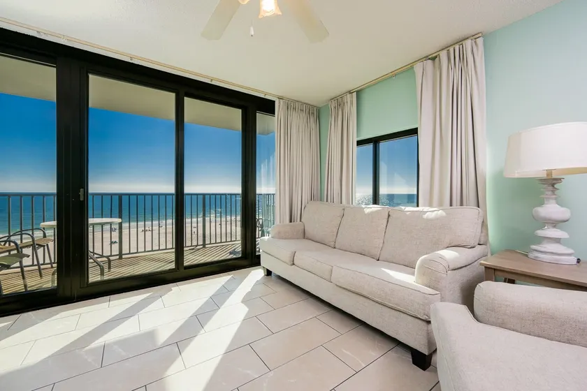 Wheelchair Accessible Beach Front Hotel Suite with Full Kitchen - Image 1