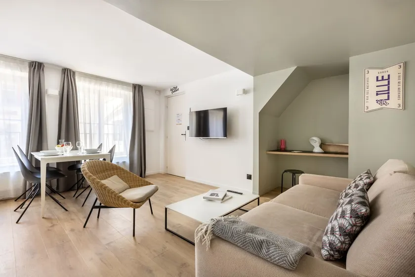 Apartment-Le Beaux Arts-Deluxe-Private Bathroom - Image 1