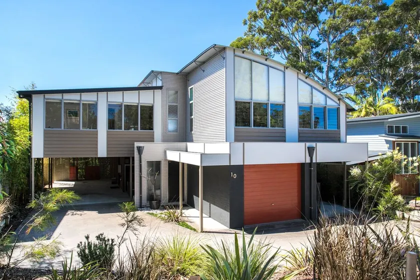 Aurora Mollymook - Image 1