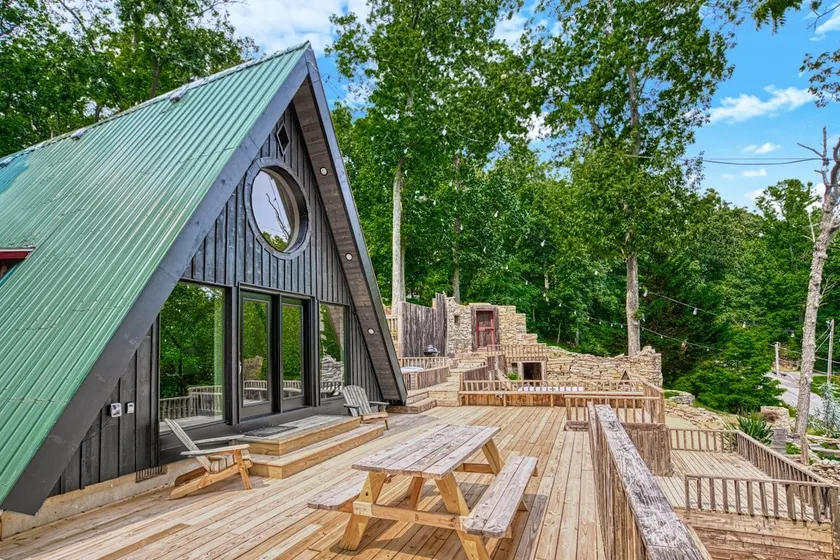 The Black Aframe - HOT TUB and Mountain Views - Image 1