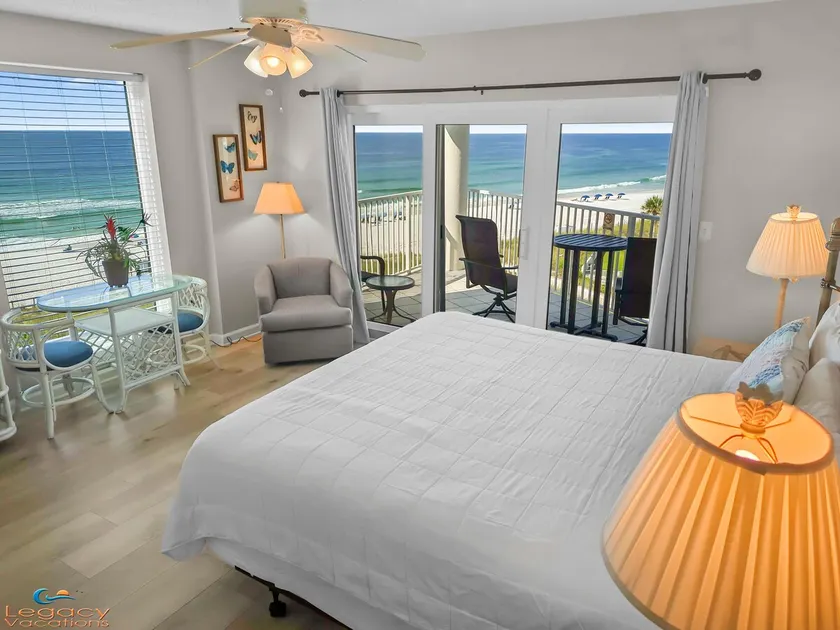 SC 601A Romantic Beachfront Studio With View - Image 1