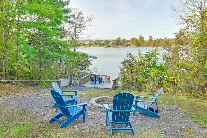 Hot Tub: Secluded Hideaway on Sleepy Hollow Lake - Image 1