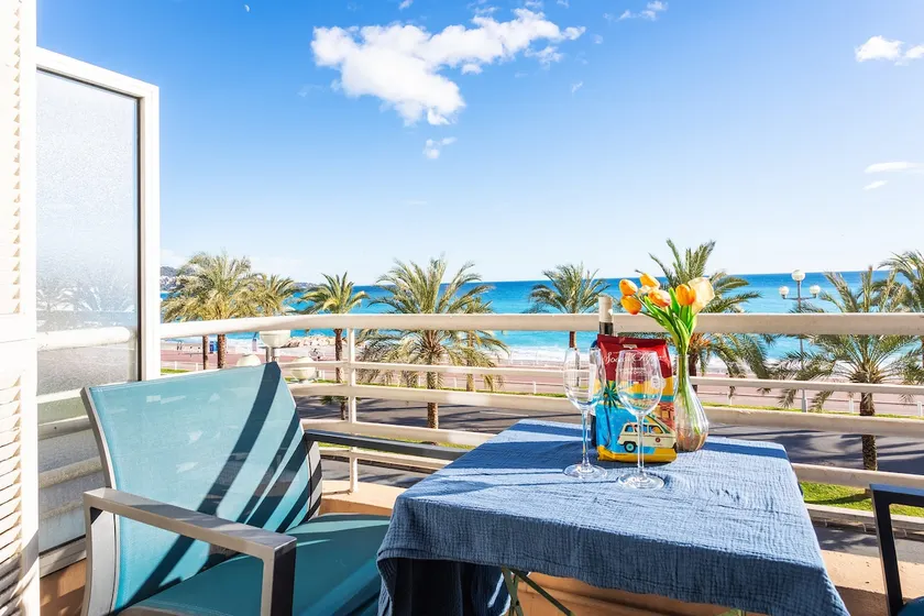 BAMBOO PLAGE AP4220 by Riviera Holiday Homes - Image 1