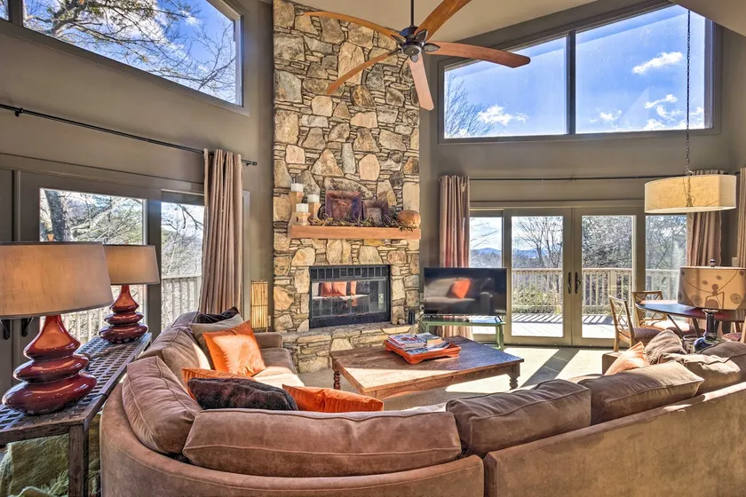 Deck & Mtn Views: Resort Home in Rumbling Bald! - Image 1