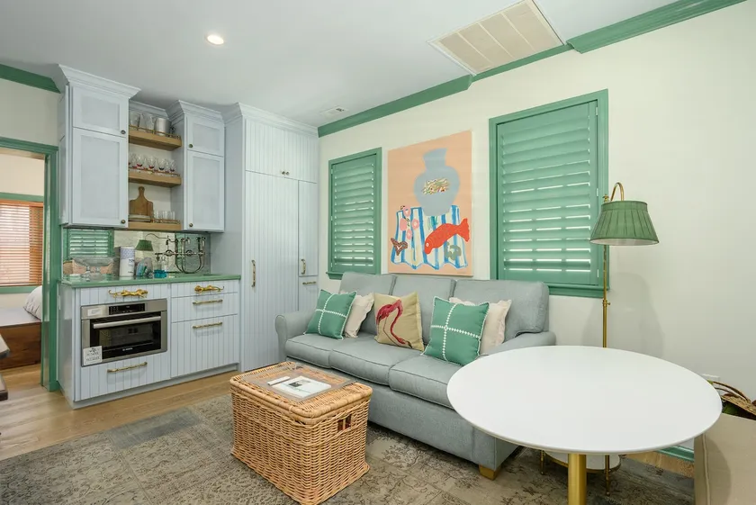Stylish Downtown Cottage - Prime Historic Location - Image 1