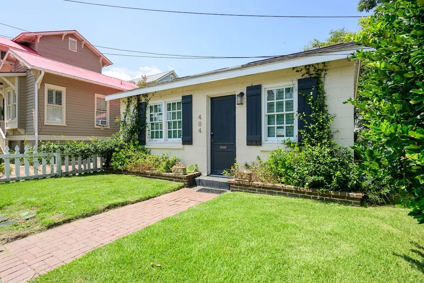 Stylish Downtown Cottage - Prime Historic Location - Image 1