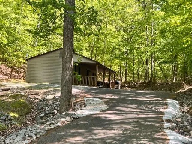 Cozy Forest Cottage |Sleeps 4, Private Cabin - Image 1