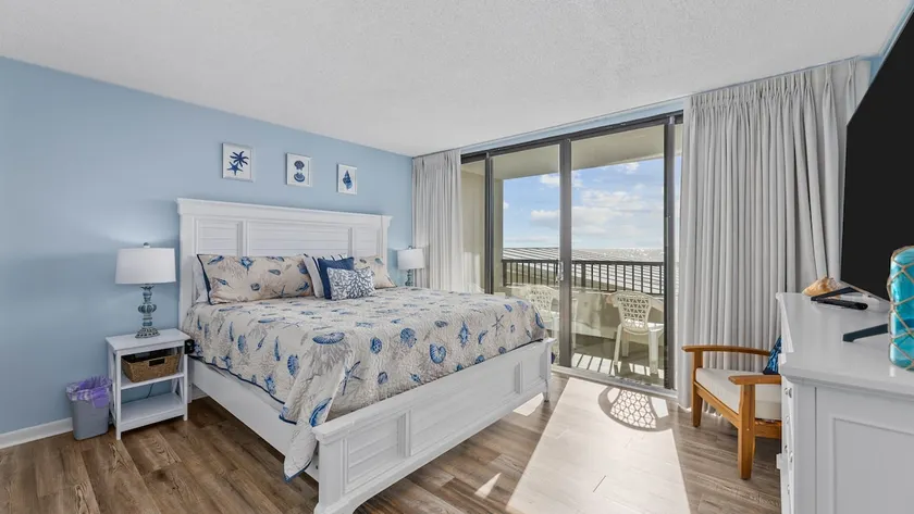 CUTESToceanfront condo Elevator, IndoorPool/HotTub - Image 1