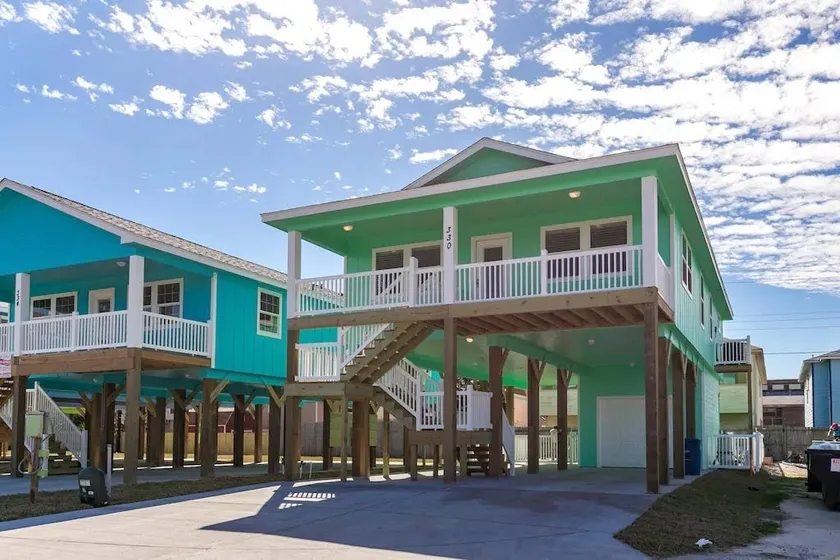 Multi-Family Friendly Home with Private Pool - Image 1