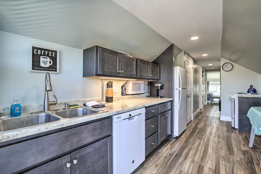 Old Orchard Beach Apartment - Quick Walk to Beach! - Image 1