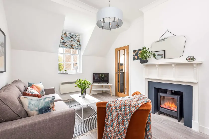 Host & Stay - Feversham House - Image 1