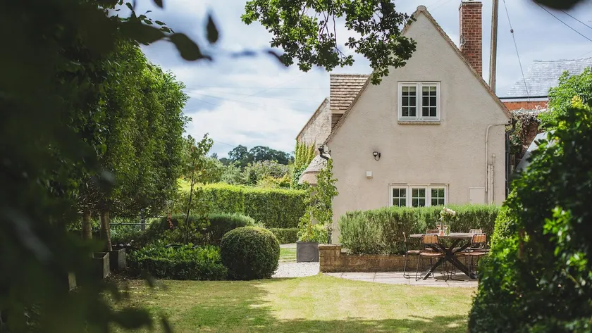 Thatch Cottage - sleeps 6 guests  in 3 bedrooms - Image 1