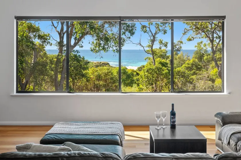 Eagle Vista Beachside Bliss with Bushland Serenity - Image 1