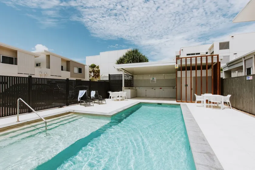 Contemporary Coolum Beach Abode - Image 1