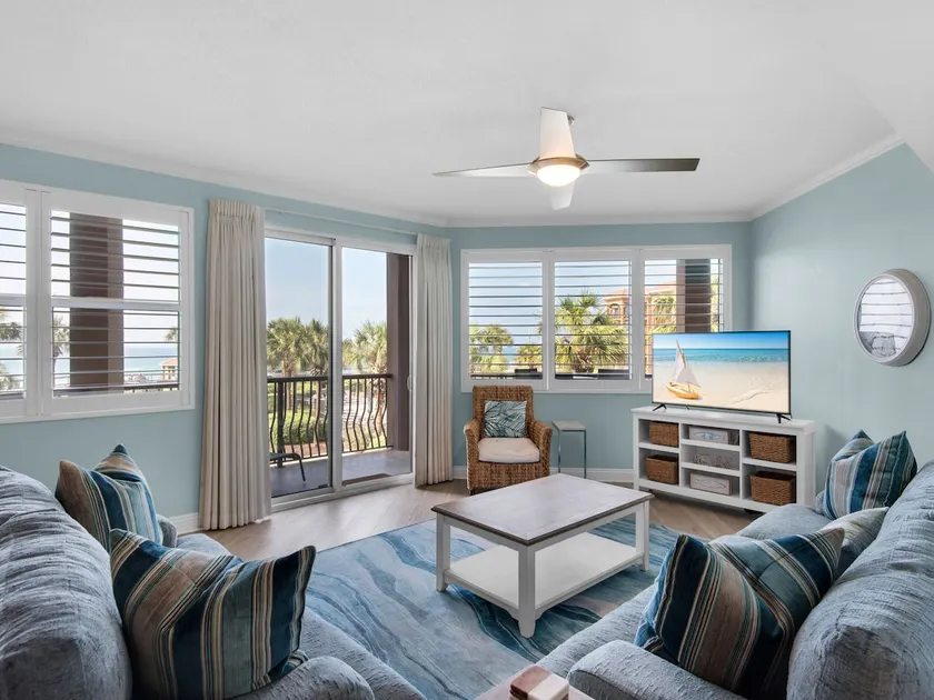 Spectacular Gulf Views, 3 Private Balconies, Free Beach Chair Service - Image 1