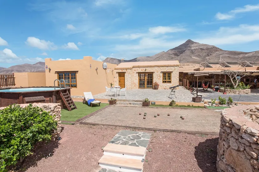 Villa \"La Vista de Tefía\" con vistas a la montaña, piscina, Wi-Fi, terraza y jardín - Image 1