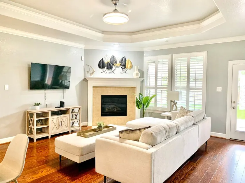 🏡 A HOME AWAY | One-Minute Walk to Lakes & Parks - Image 1