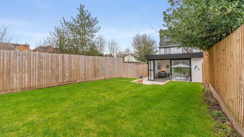 Percy House - sleeps 6 guests  in 3 bedrooms - Image 1