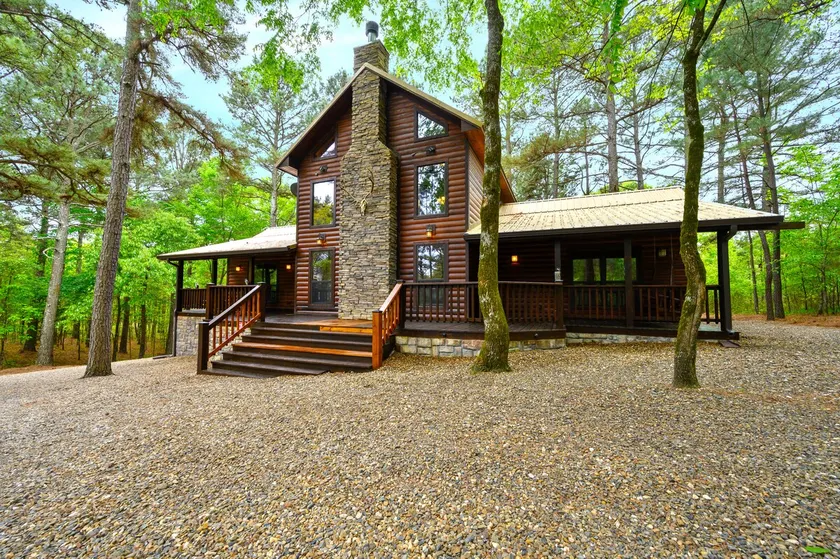 Classic family log cabin with 3 bedrooms, 3 baths - Image 1