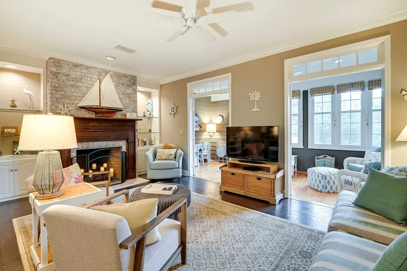 Charming Cottage Near Golf Courses & Marsh Walk! - Image 1
