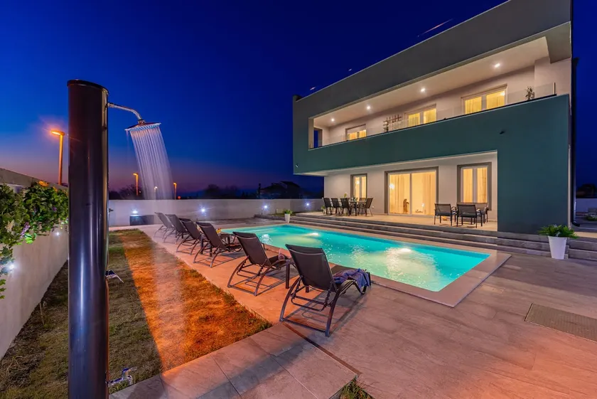 Villa Tia with heated pool & jacuzzi - Image 1