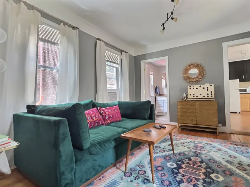 Mid-Century Mod -West End 1 BR- Sleeps 2- 4 Guests - Image 1