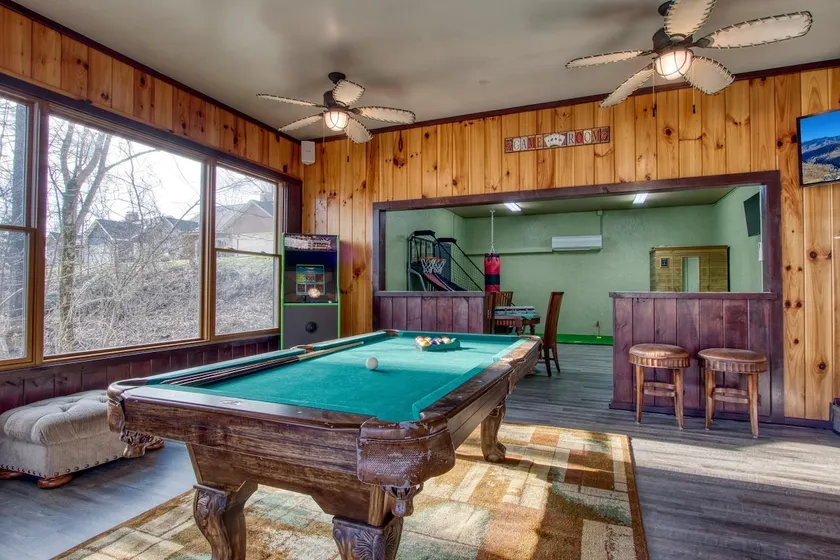 Saddleback Rückzugsort, Whirlpool, großartiger Spielraum, $560 FREIE Tickets pro bezahltem Tag - Image 1