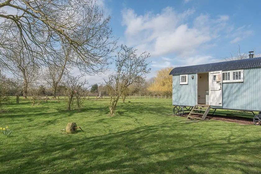 Sage Shepherds Hut Boundary Farm, Framlingham - Image 1