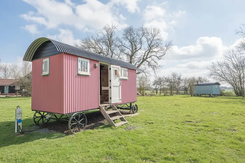 Thyme Shepherds Hut Boundary Farm, Framlingham - Image 1