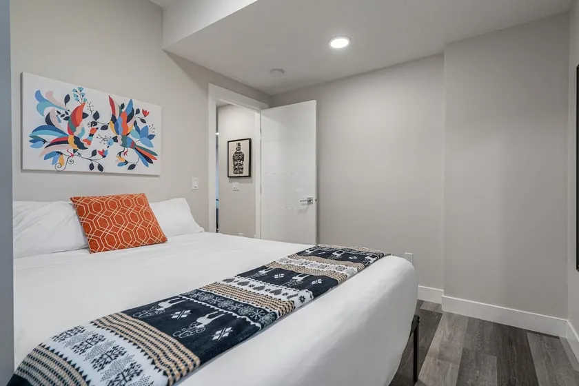 Cozy 1Br, Pet-Friendly Suite Near Marda Loop - Image 1